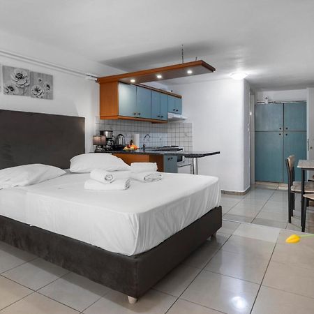 Central Studio In Downtown Candia Esterno foto